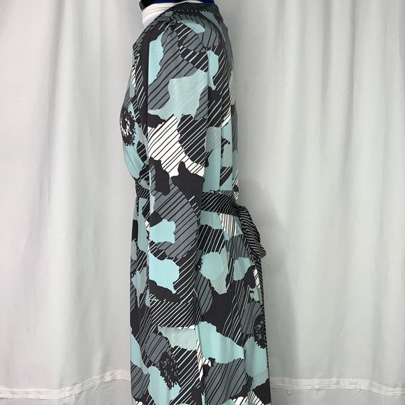 BCBG Max Azria Long Sleeve Dress NWT - Picture 9 of 10